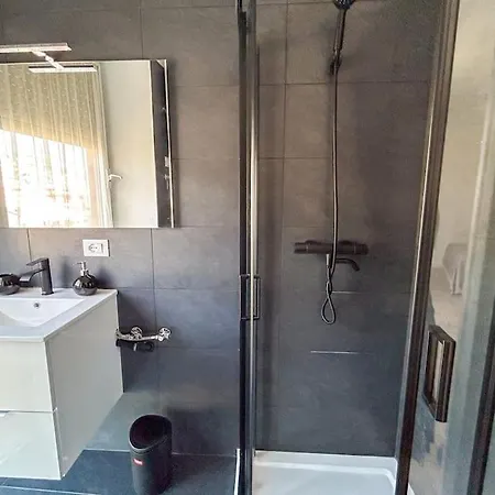 Апартаменты Modern Studio With Terrace - 19 *