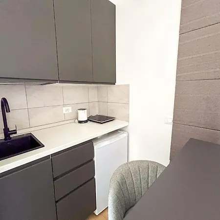 Apartment Modern Studio With Terrace - 19 *